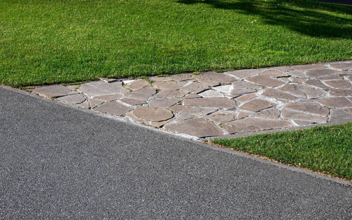 Comment am&eacute;nager une cour ext&eacute;rieure en enrob&eacute; ? Mulhouse